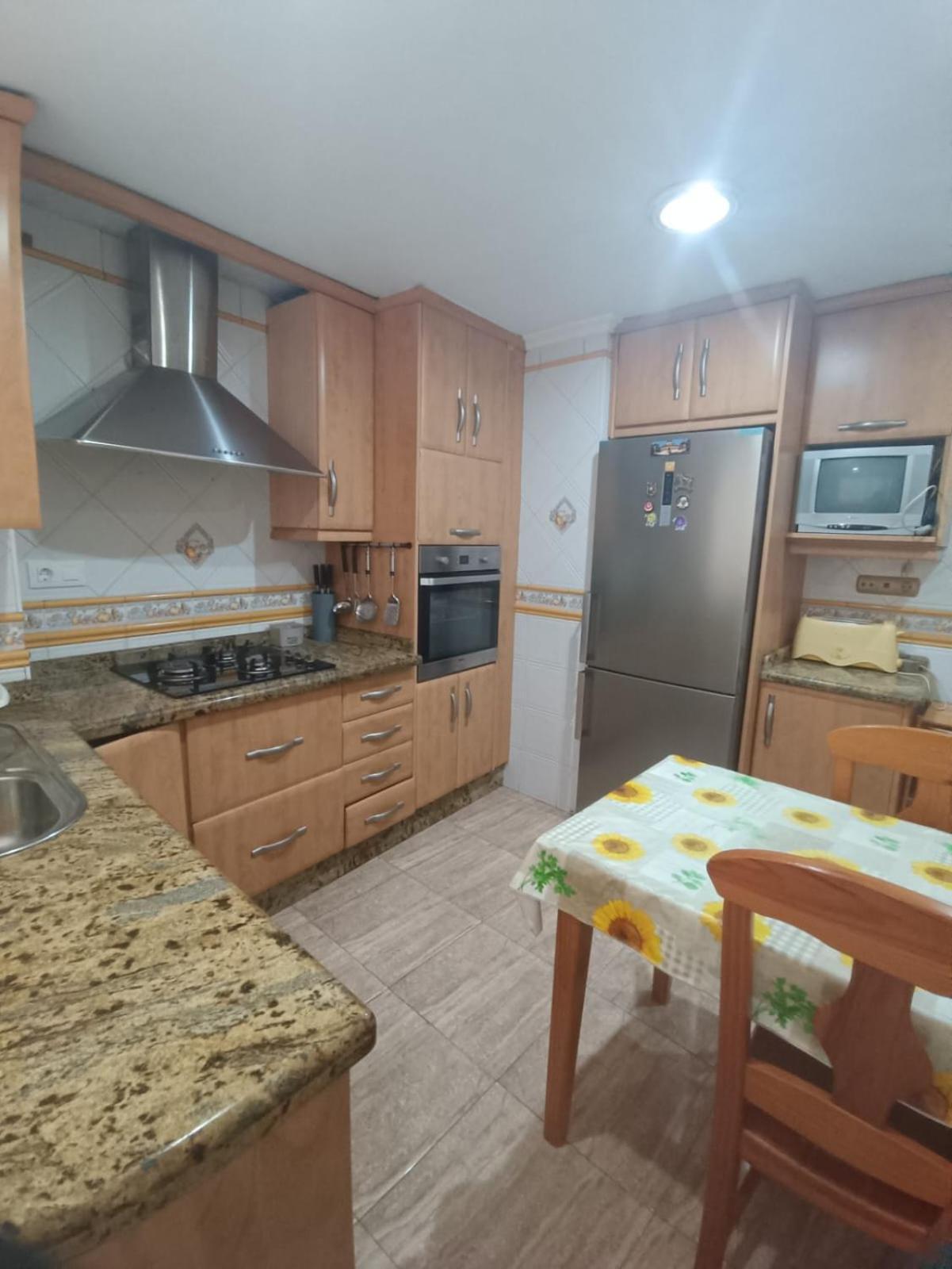 Pet Friendly - Apartamento Centrico Y Cerca De La Playa Санта Пола Экстерьер фото